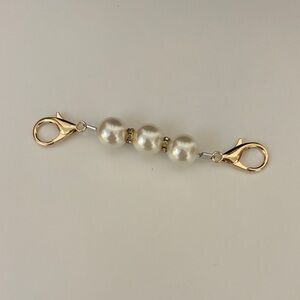 Elegant Pearl and Gold Bag Extender